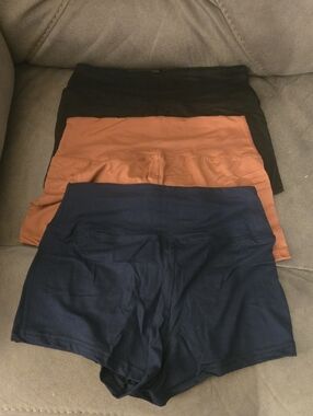 Women’s High-Rise Bike Shorts in Navy, Rust & Black